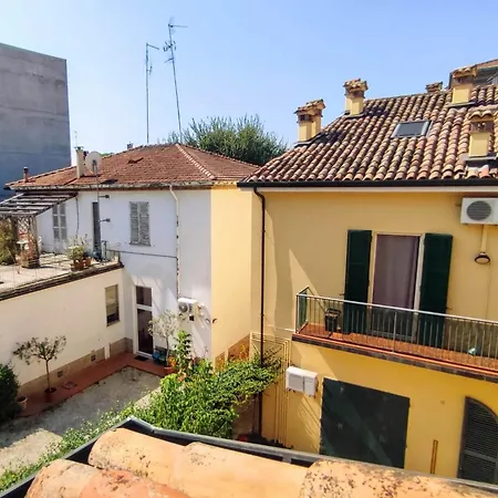 Brancaleone Apartment *